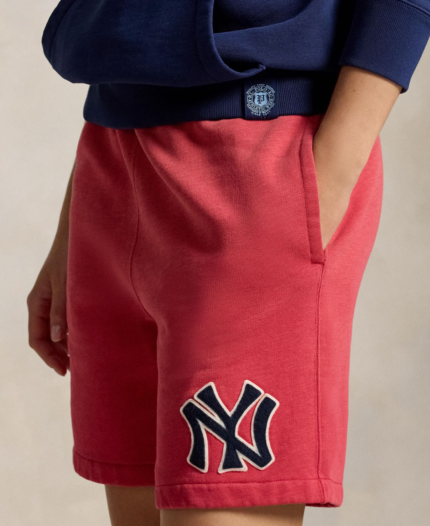 Мужские шорты Polo Ralph Lauren Logo Patch Detail, цвет: Ягодный — фото 3
