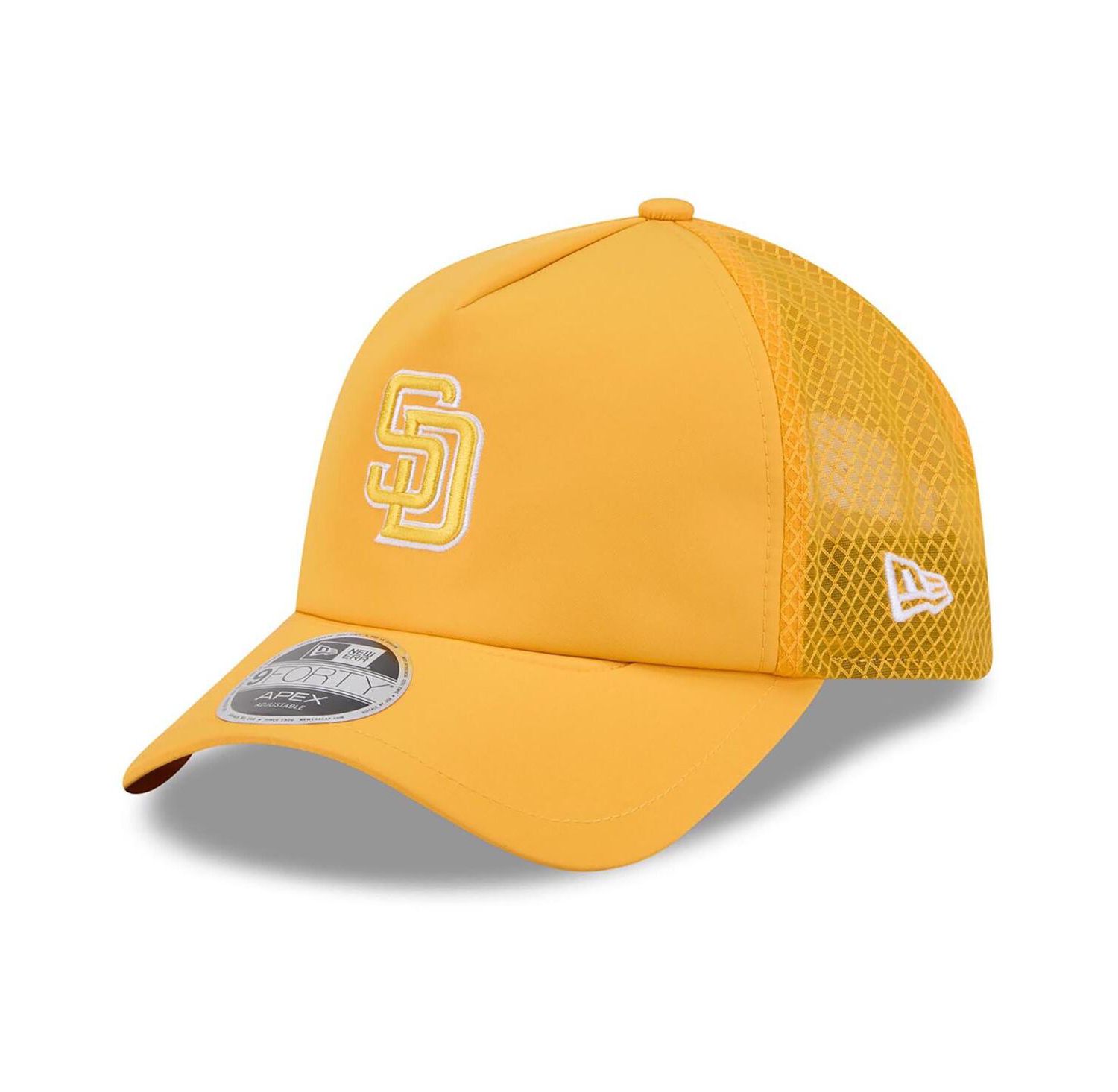 Men's Gold San Diego Padres 2026 Batting Practice Apex 9FORTY Adjustable Trucker Hat