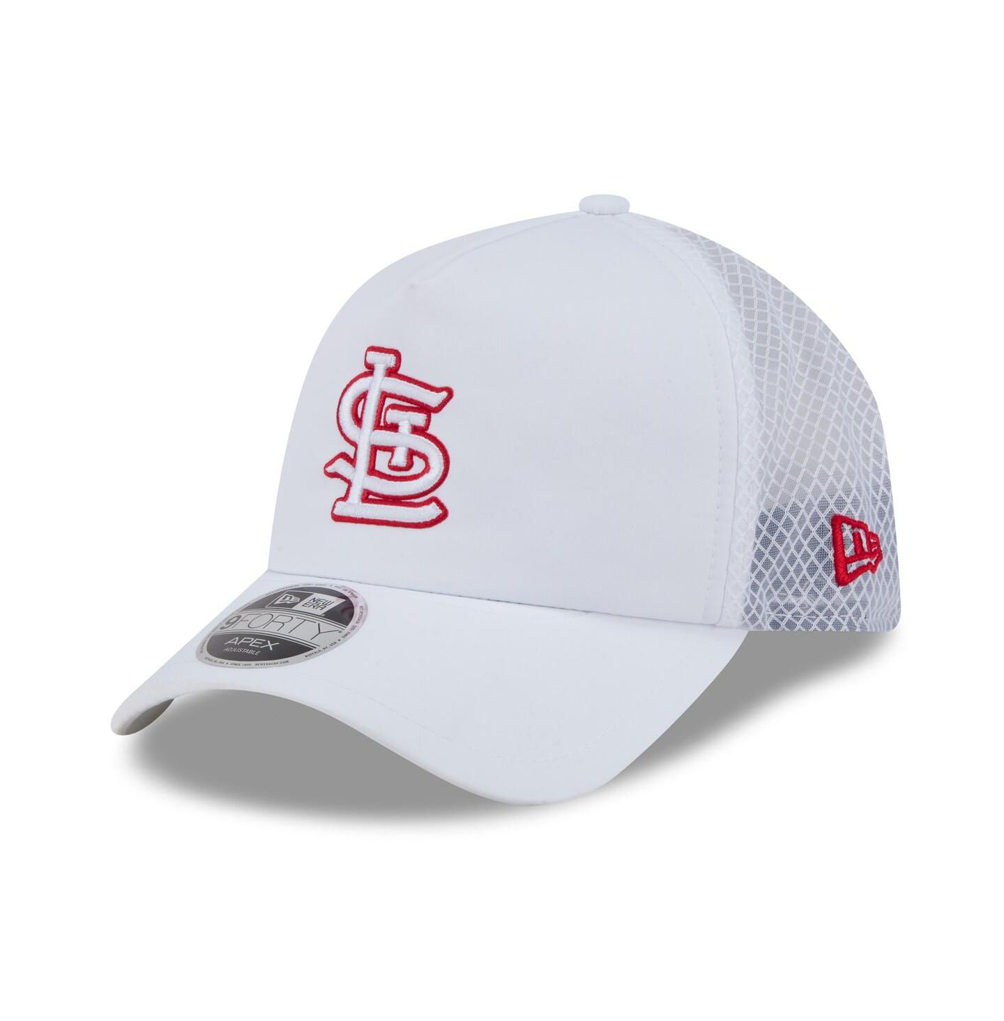 Мужская кепка New Era White St. Louis Cardinals 2026 Batting Practice Apex 9FORTY Adjustable Trucker Hat — фото 1