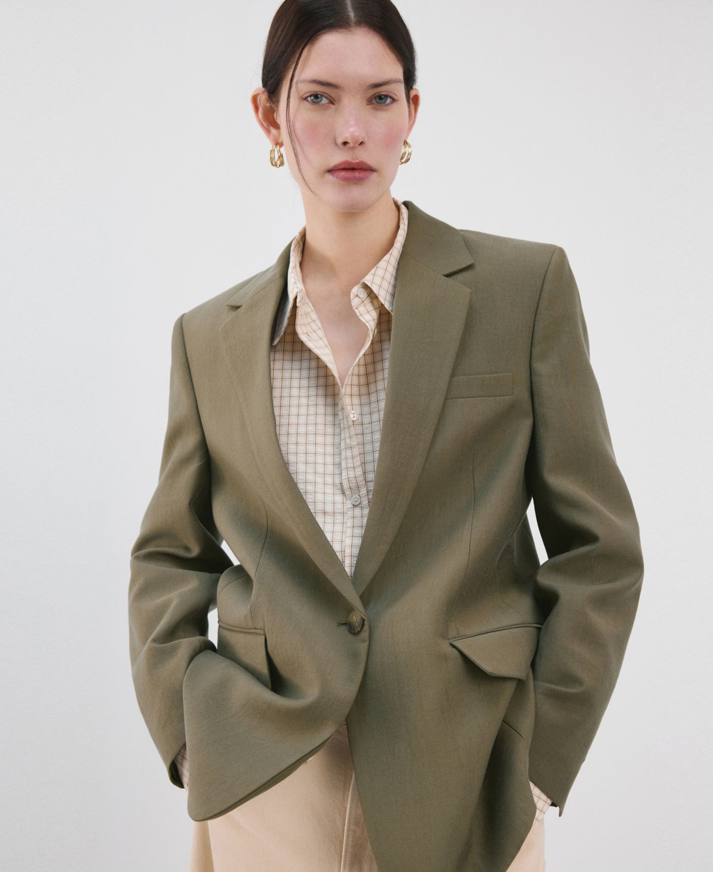 Женский пиджак MANGO Lapel Pockets Straight Suit Blazer, цвет: Зелёный — фото 1