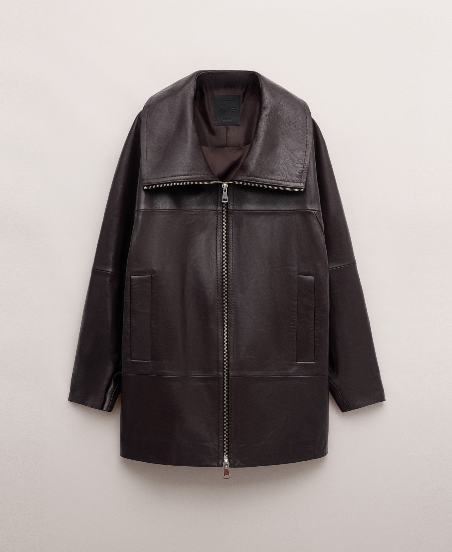 Женское пальто MANGO Oversized Funnel-Neck Leather, цвет: Бордовый — фото 1