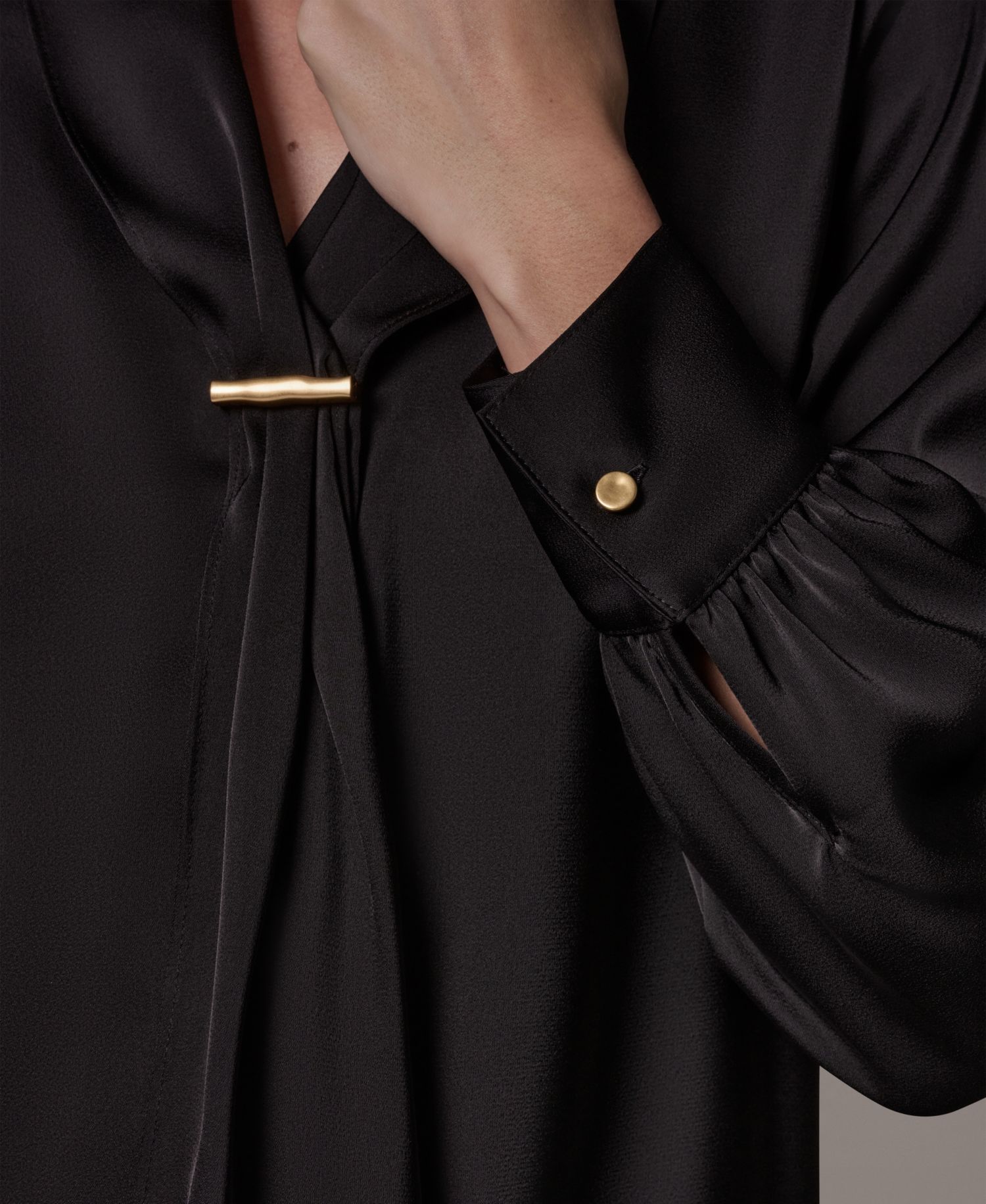 Petite Long-Sleeve V-Neck Pull-On Top
