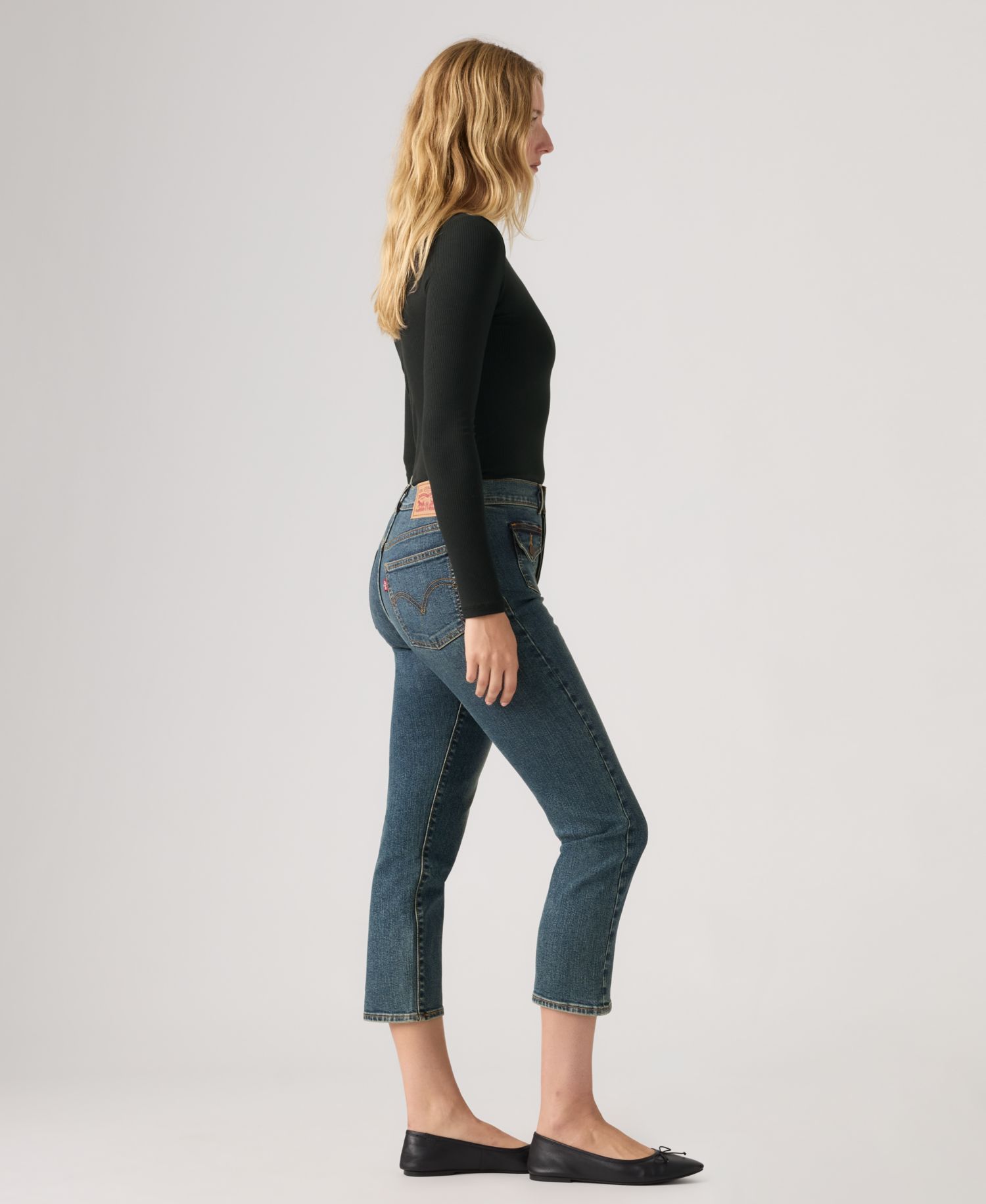 Women's Wedgie Flap Pocket High-Rise Cropped Jeans