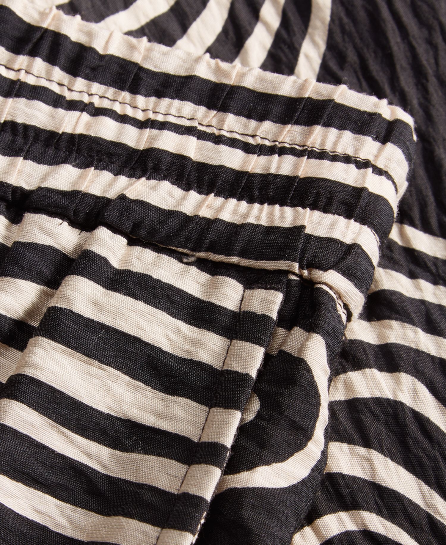 Women's Printed Drawstring-Waist Shorts