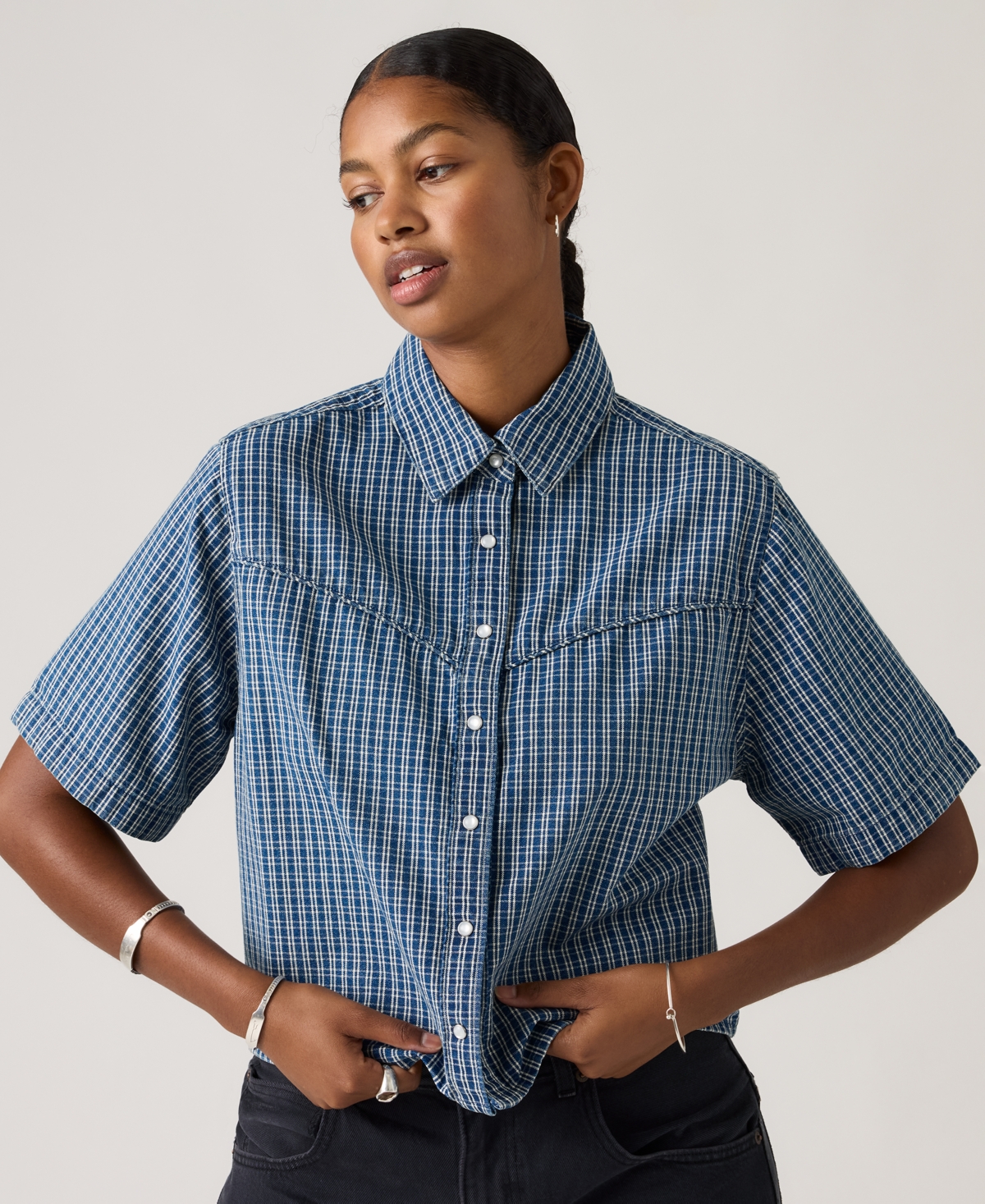 Levi's Women's Short-Sleeve Cropped-Fit Denim Shirt