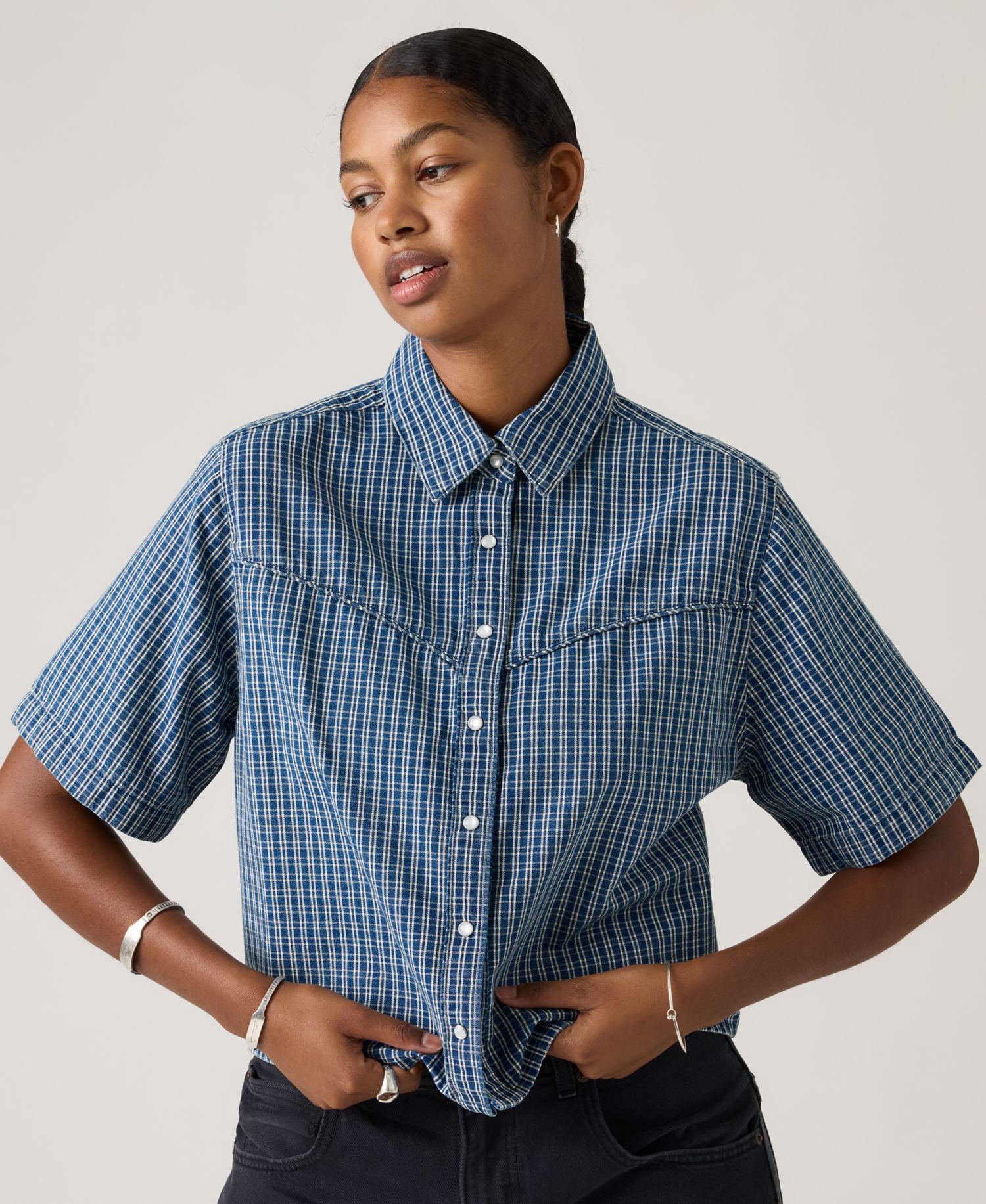 Premium Women's Logan Short-Sleeve Cropped-Fit Denim Shirt