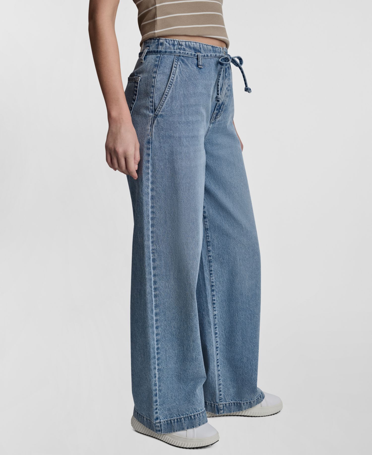 Petite High-Rise Wide-Leg Jeans