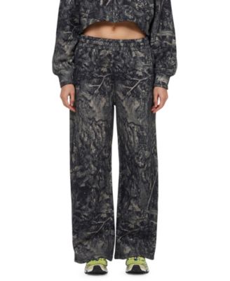 Women's Woodland Camo Baggy Jogger