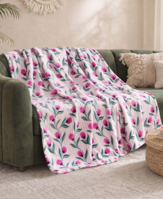 Fashion Forward Oversized Plush Throw, 60" x 90"