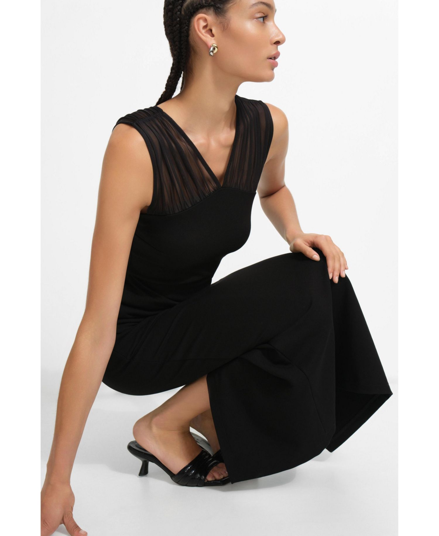 Women's Bellamy V-Neck Mesh-Framed Sleeveless Jersey Fitted Cocktail Top