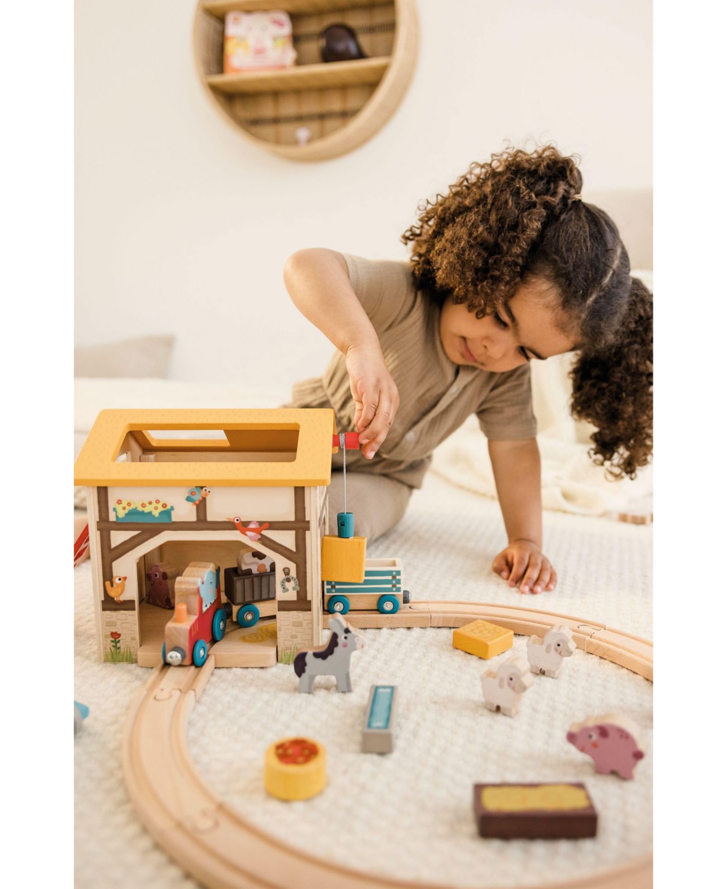 Детский игровой набор Bababoo and friends Farm Wooden Train-Track 37-Piece Playset, Ages 2+, цвет: Open Miscellaneous — фото 6