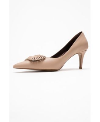 Women's Great Buckle Pointed Toe Pump