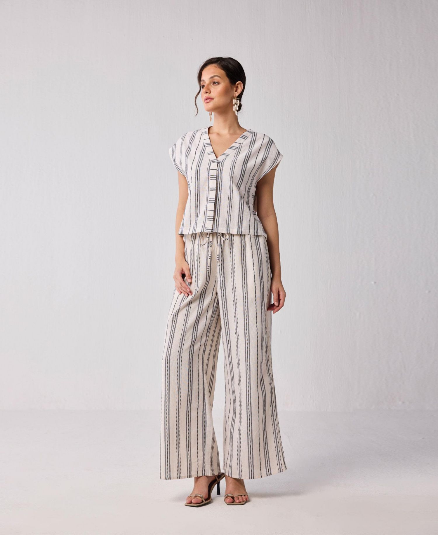Women's Wide-leg Drawstring Pants in Stripes