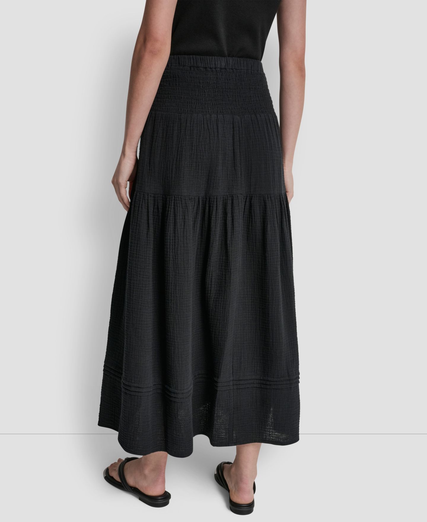Женская юбка DKNY Jeans Smocked-Waist Tiered Maxi, цвет: Чёрный — фото 4