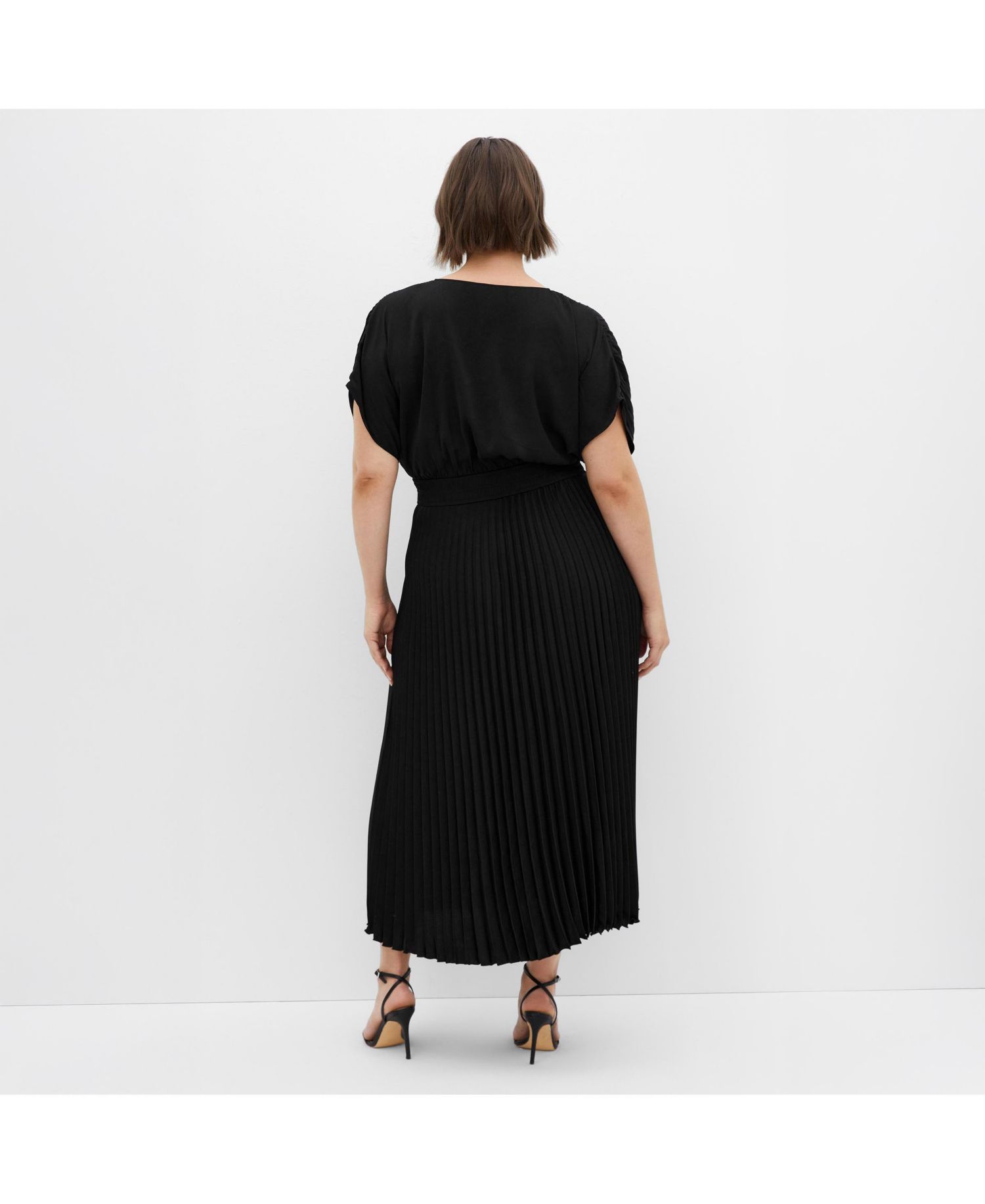 Women's Plus Size Elia Pleat Dress