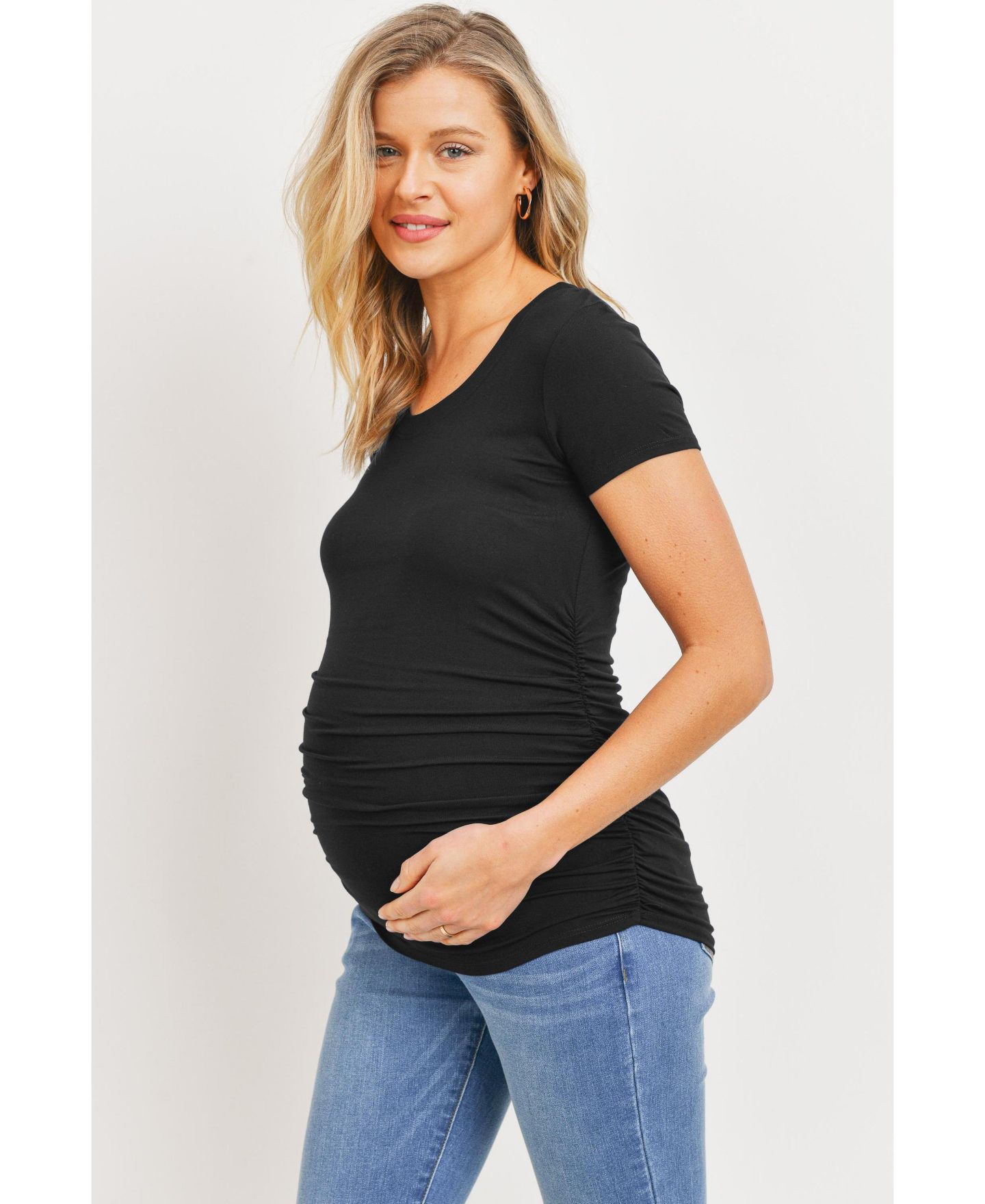 Женская футболка Hello Miz Maternity Side Ruched Short Sleeve T-Shirt Top, цвет: Чёрный — фото 2
