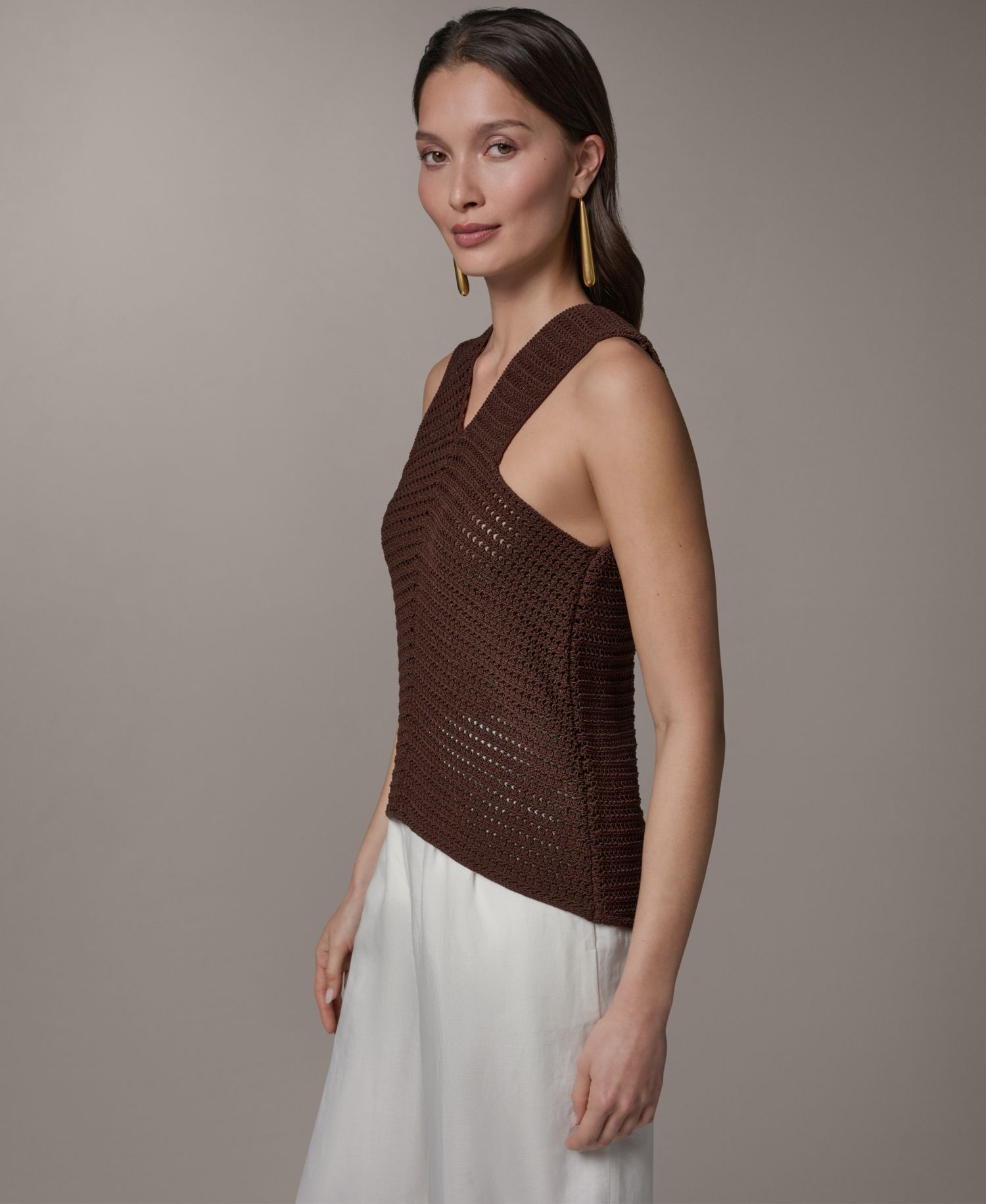 Women's Sleeveless V-Neck Sweater