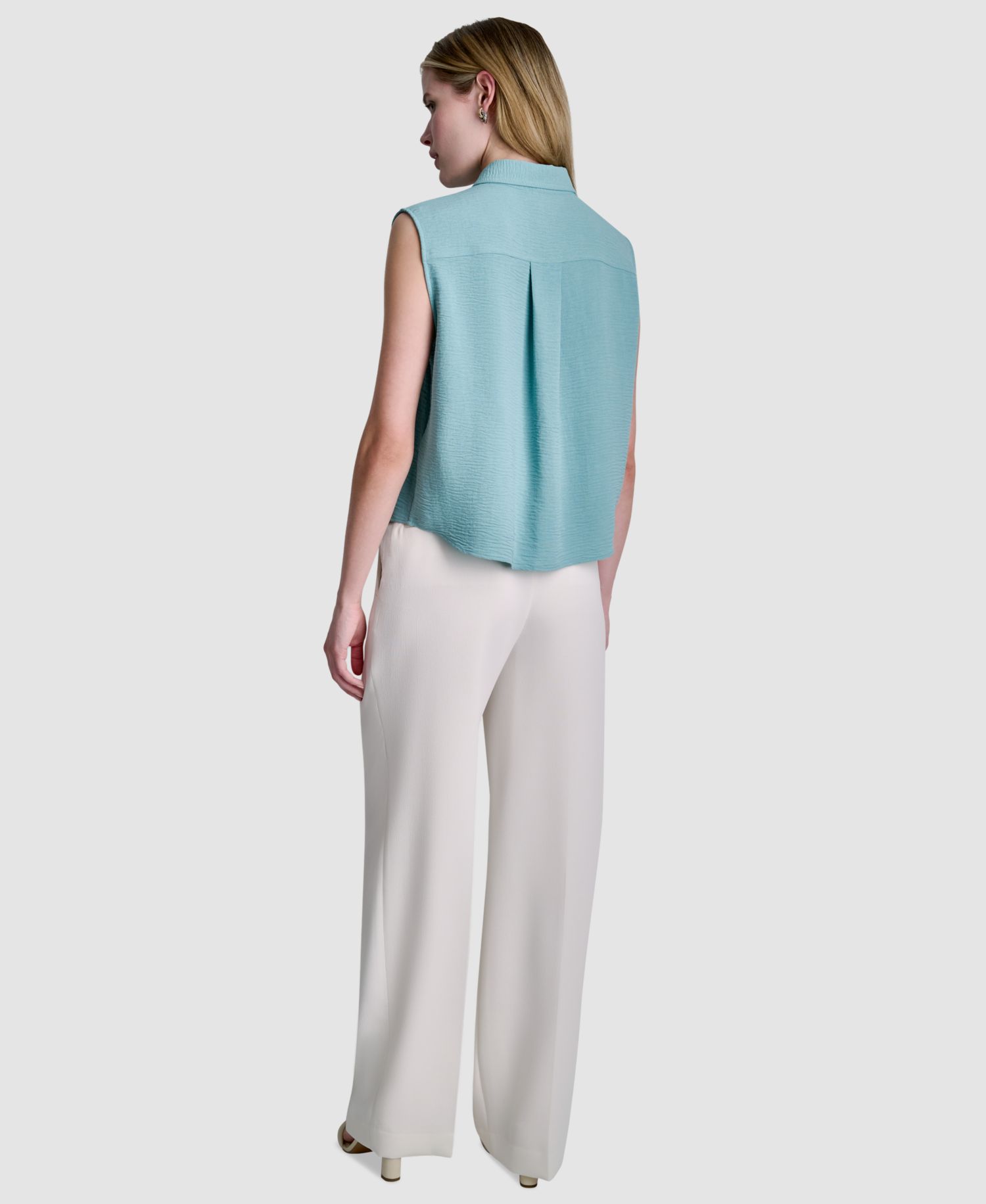 Women's Sleeveless Collared Top