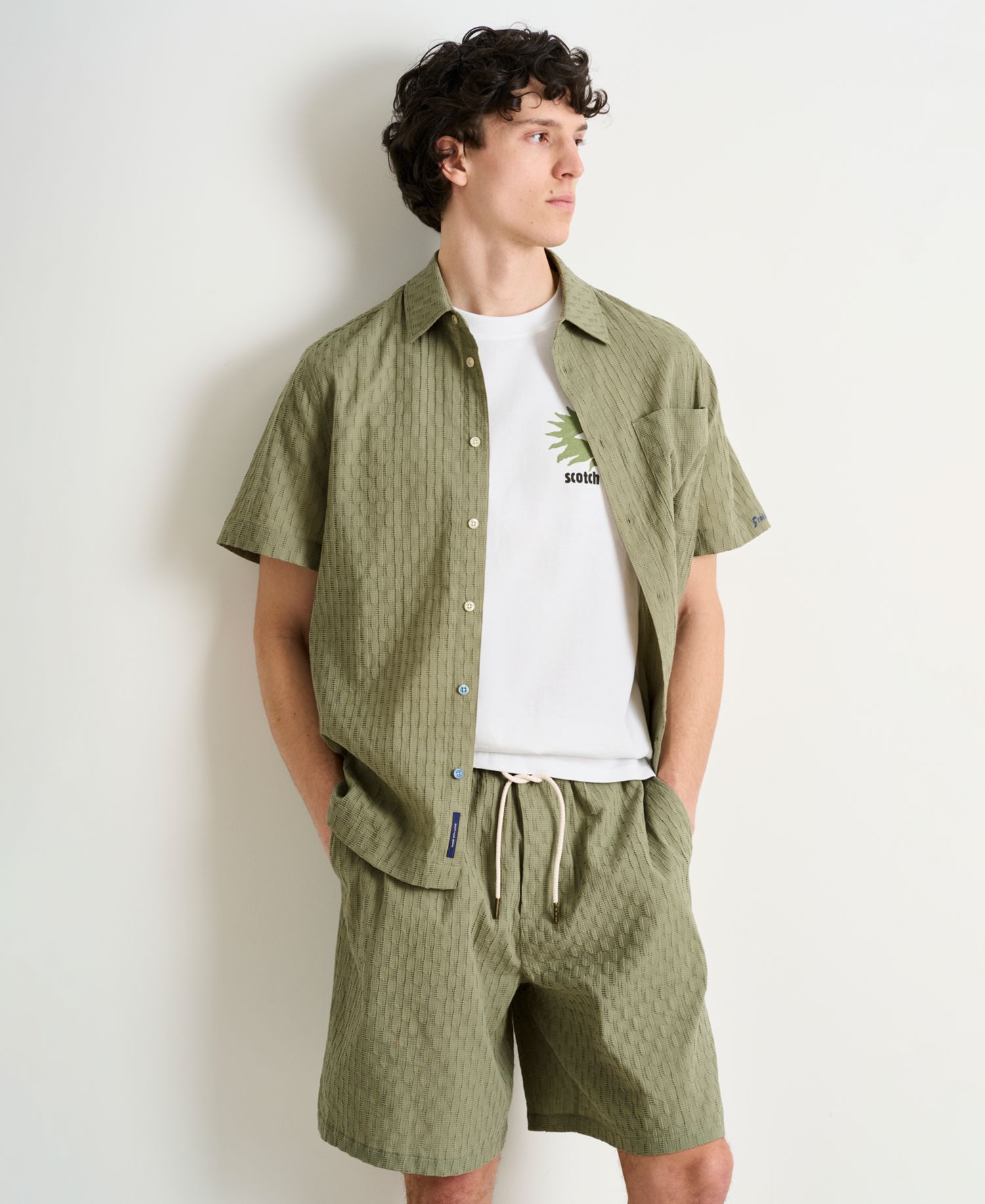 Men's Mid Rise Bermuda Shorts
