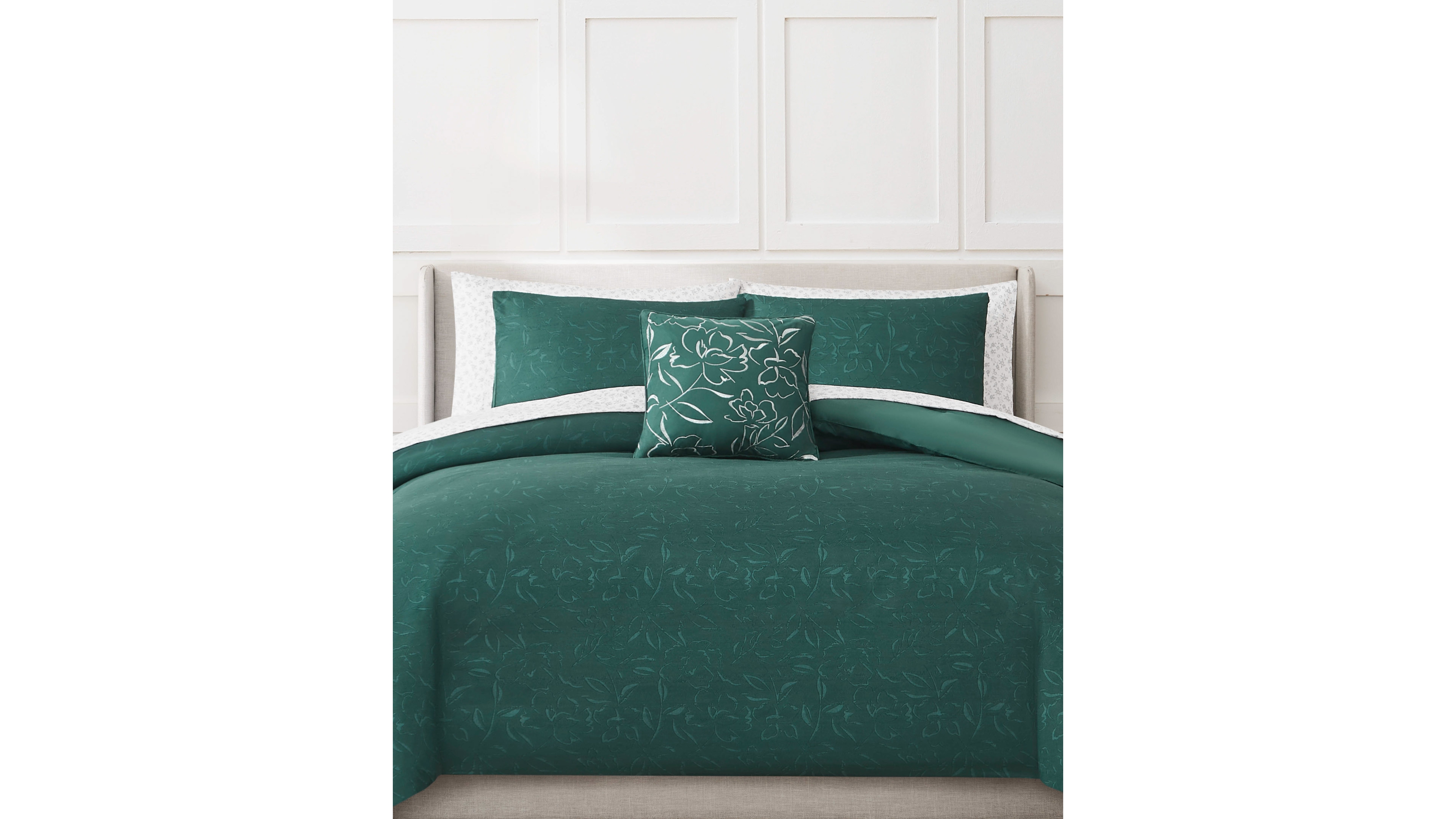 Nine West Abstract Bed in a Bag 8-Pc. Comforter Set, Queen
