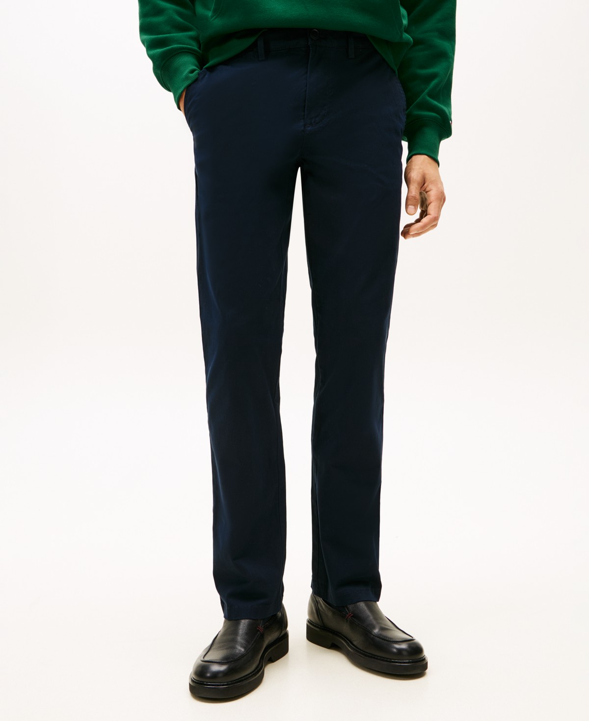 Мужские брюки Tommy Hilfiger Men's TH Flex Stretch Straight-Fit Chino Pant — фото 1