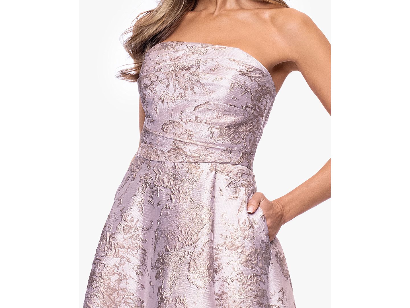 Женские платья XSCAPE Strapless Sleeveless Ball Gown, цвет: Пудровый / Золотой — фото 3