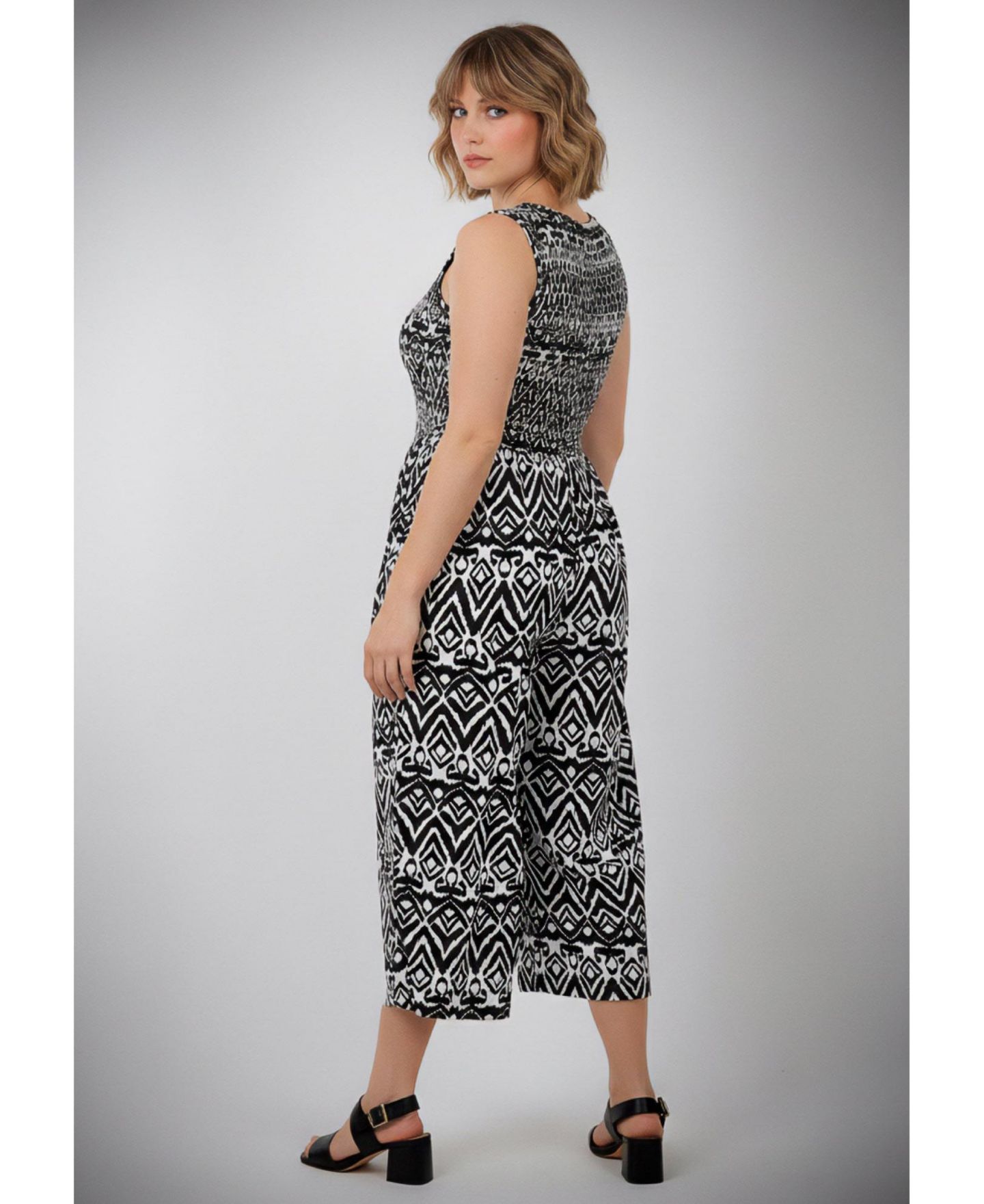 Женский комбинезон AVENUE Annabelle Sleeveless Jumpsuit, цвет: Чёрный — фото 2