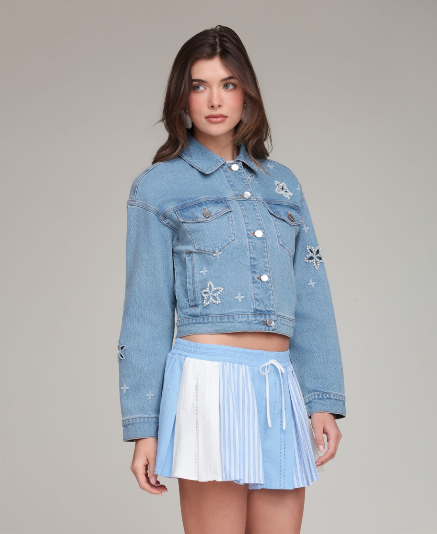 Women's Embroidered Detail Collared Denim Jacket