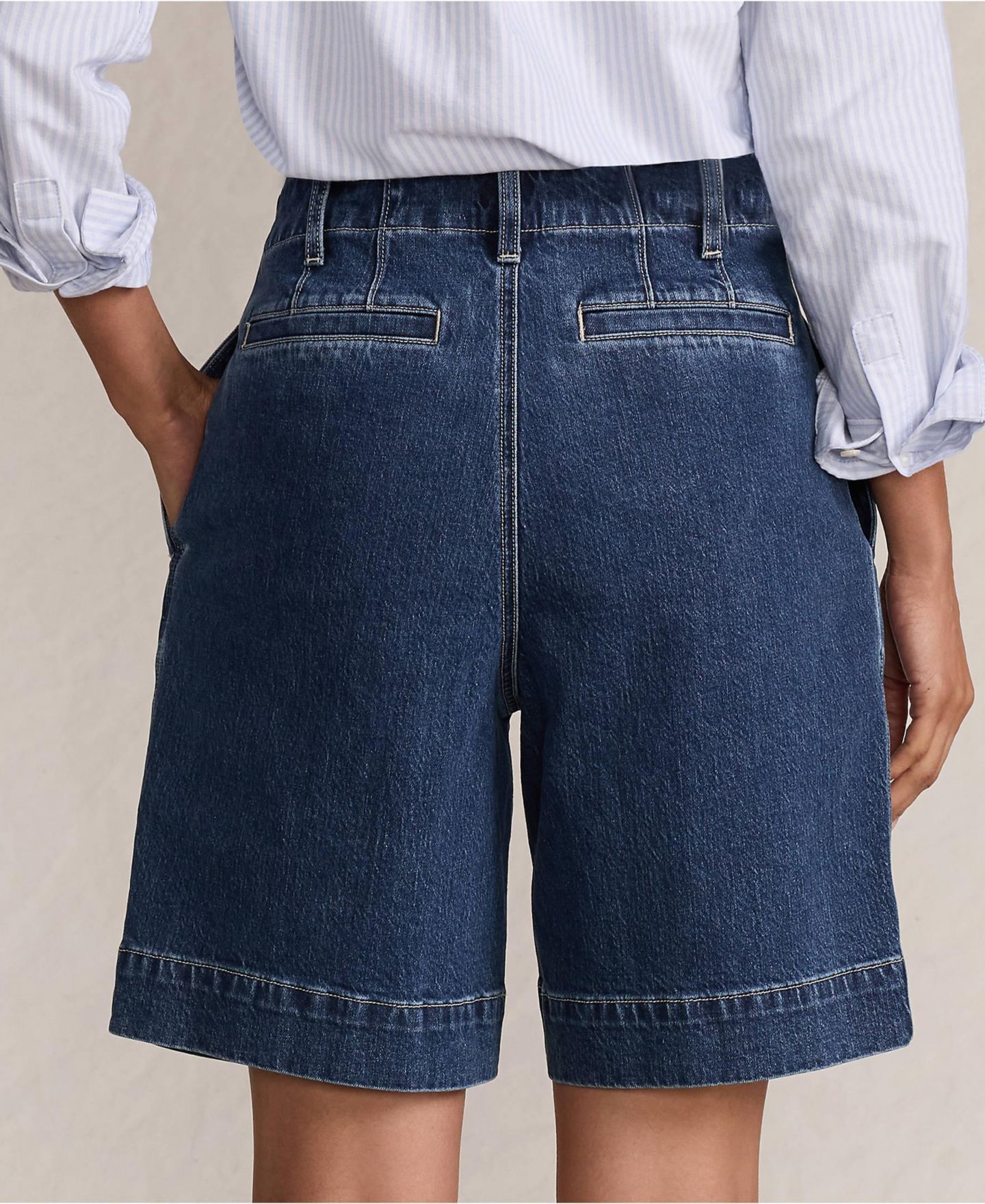Женские шорты Lands' End Soft Denim High Rise 7" Pleated Trouser, цвет: Варёный — фото 2