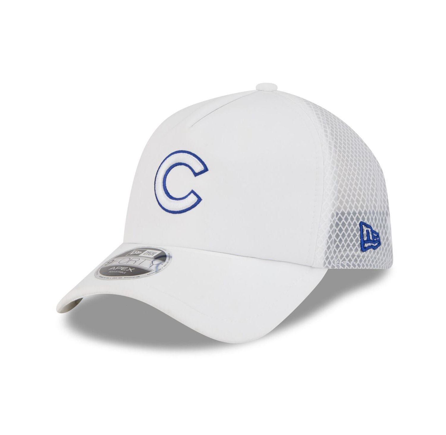 Men's White Chicago Cubs 2026 Batting Practice Apex 9FORTY Adjustable Trucker Hat