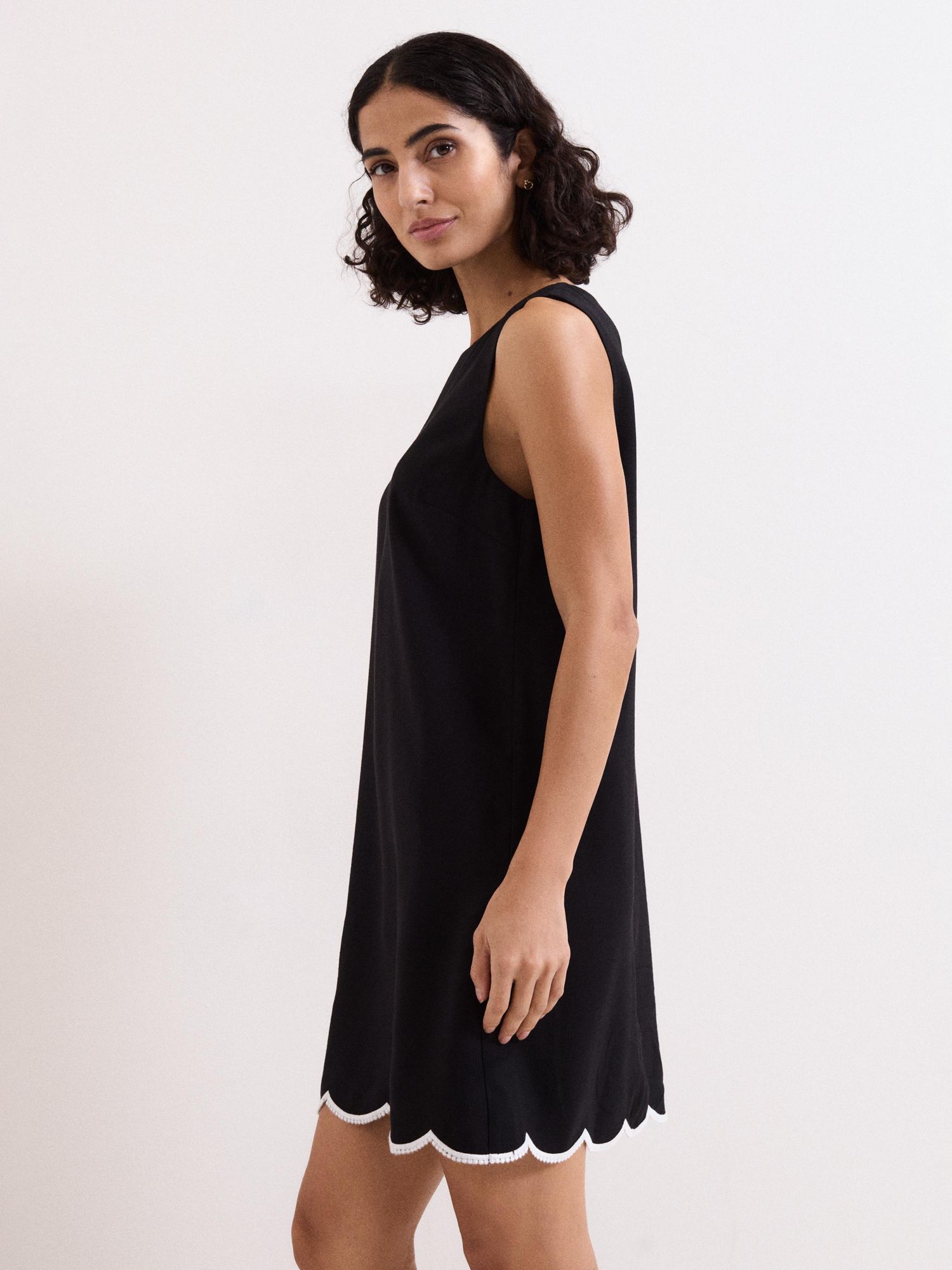 Women's Marta Scalloped Hem Shift Dress