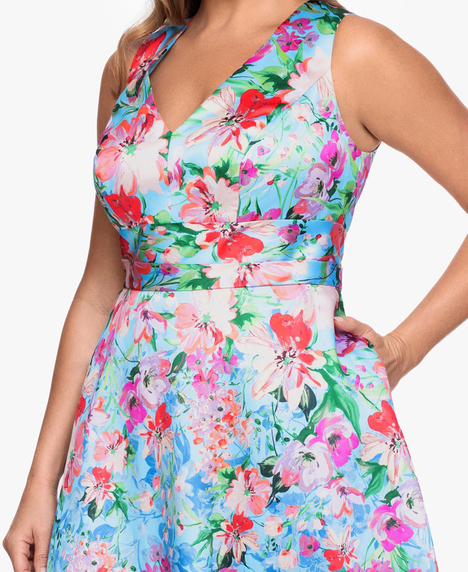 Plus Size Floral Print V-Neck Sleeveless Gown