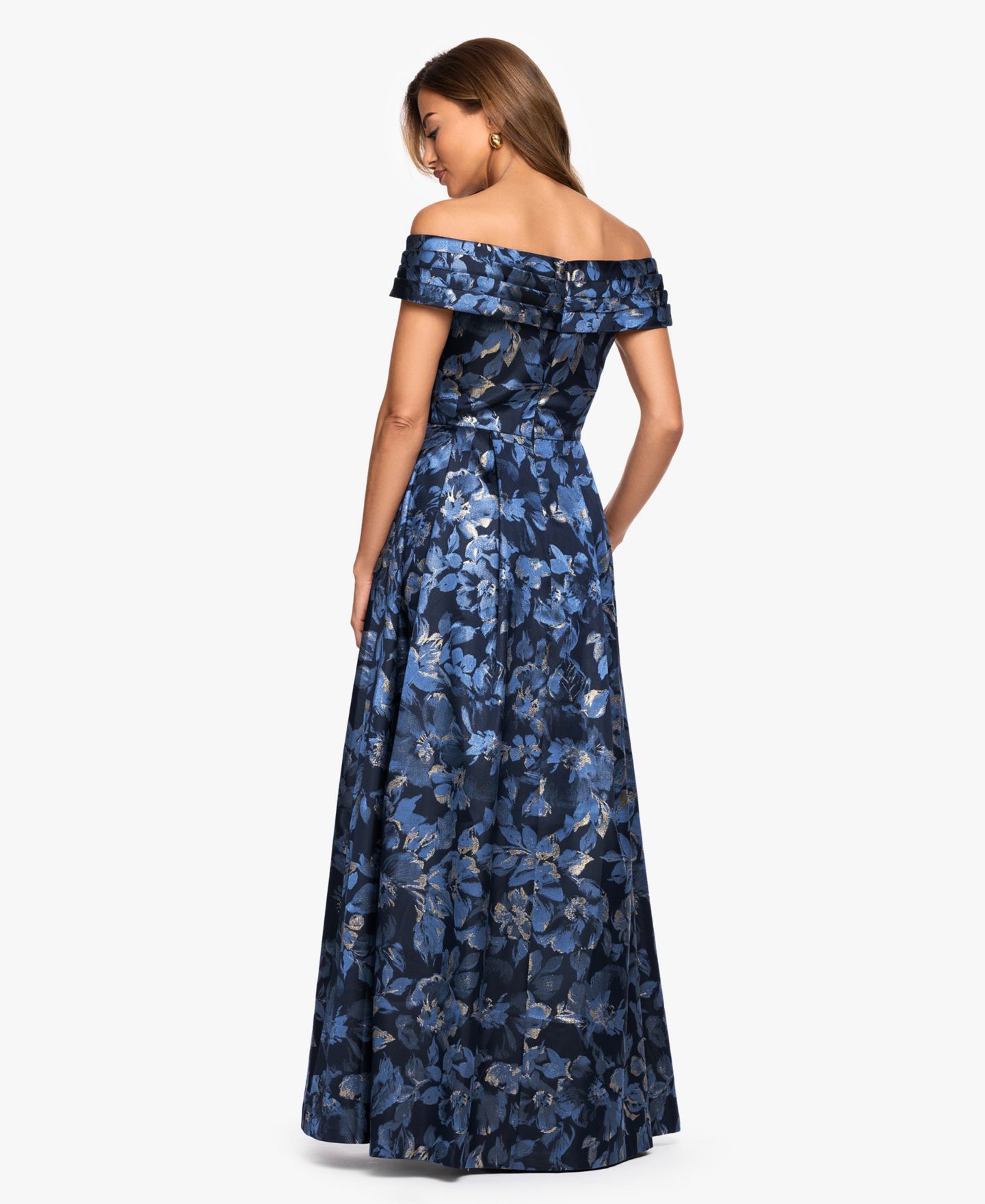 Женские платья XSCAPE Off-The-Shoulder Brocade Ball Gown, цвет: Тёмно-синий / Золотой — фото 4