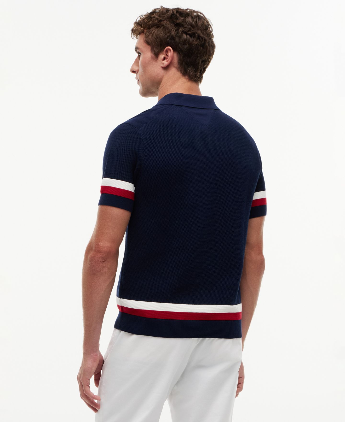 Мужские рубашки Tommy Hilfiger Textured Red, White and Blue Short-Sleeve Sweater Polo, цвет: Карбоновый тёмно-синий — фото 4