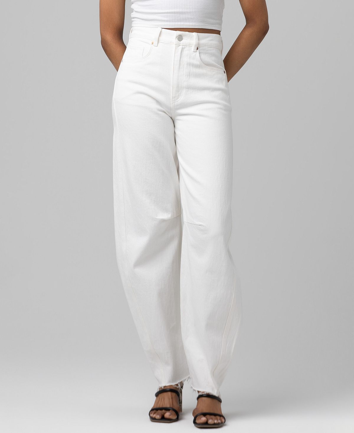 BLANK NYC Women's Zip-Fly Five-Pocket Styling Jeans view 2 — MAYCSS fashion products