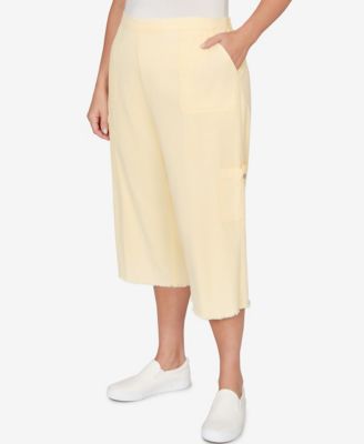 Plus Size Out of the Blue Fringe Denim Patch Pocket Capri Pants