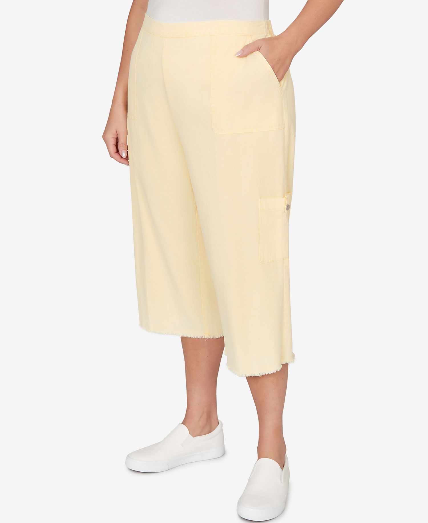 Plus Size Out of the Blue Fringe Denim Patch Pocket Capri Pants