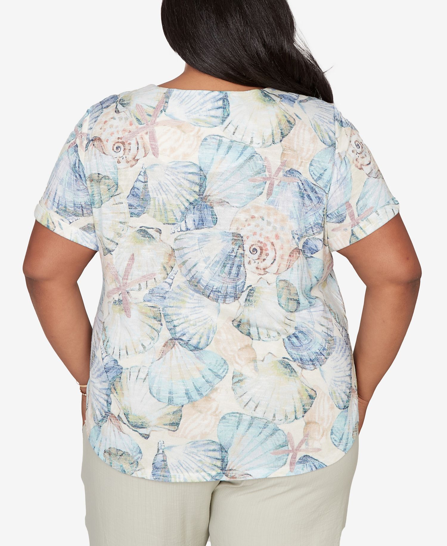 Plus Size Vintage Charm Seashells Embellished Solid T-Shirt