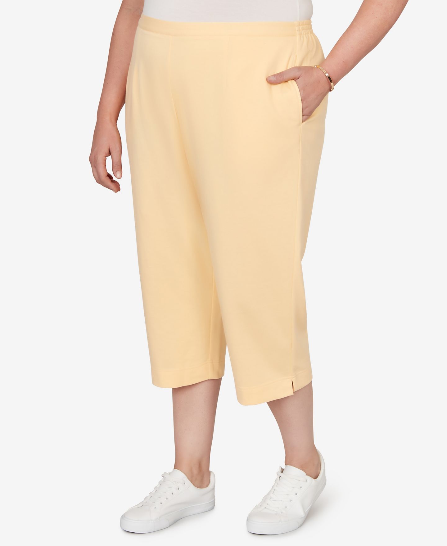 Женские брюки Alfred Dunner Plus Size Classic Everyday French Terry Flat Front Capri, цвет: Buttercup — фото 3