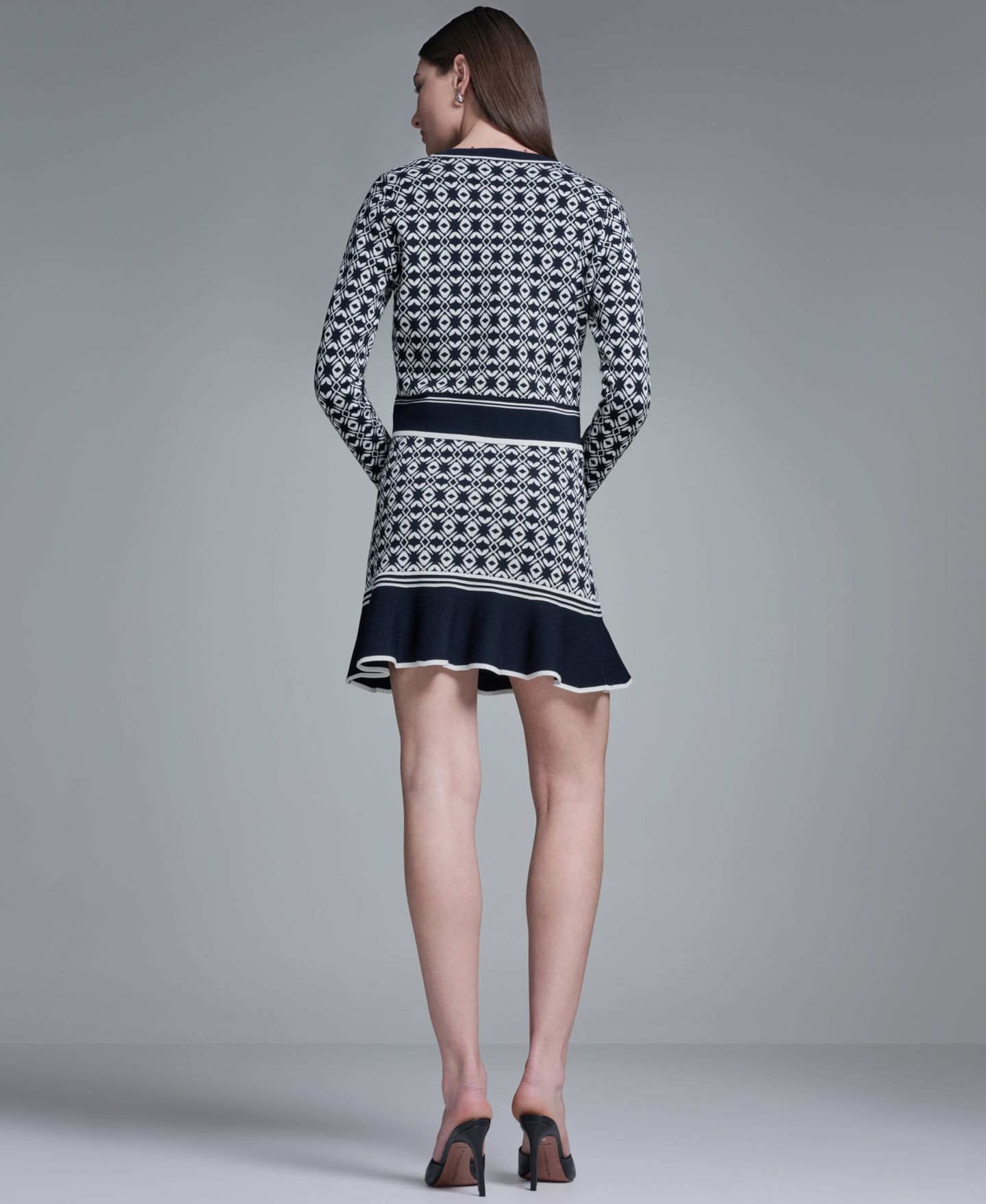Женская куртка BCBG Printed Crewneck Sweater Jacket, цвет: Глубокий морской / Белый — фото 13