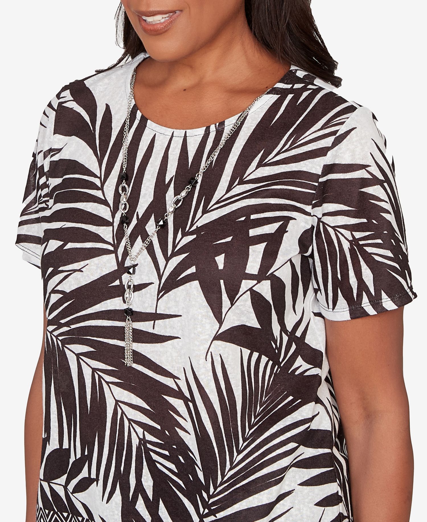 Petite Detail Driven Tropical Diamond Border Crewneck T-Shirt with Necklace