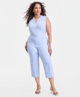 Plus Size Mid-Rise Pull-On Capri Pants
