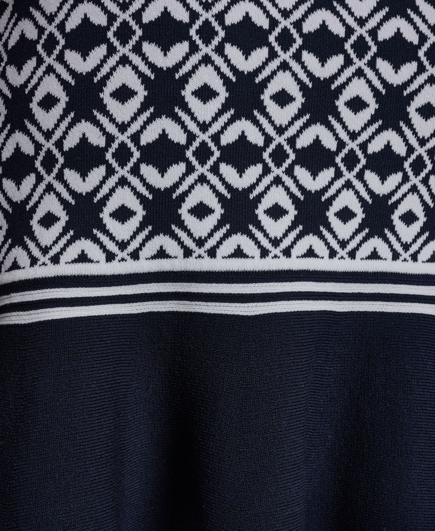 Женская юбка BCBG Sweater Knit Pull-On Mini, цвет: Глубокий морской / Белый — фото 4