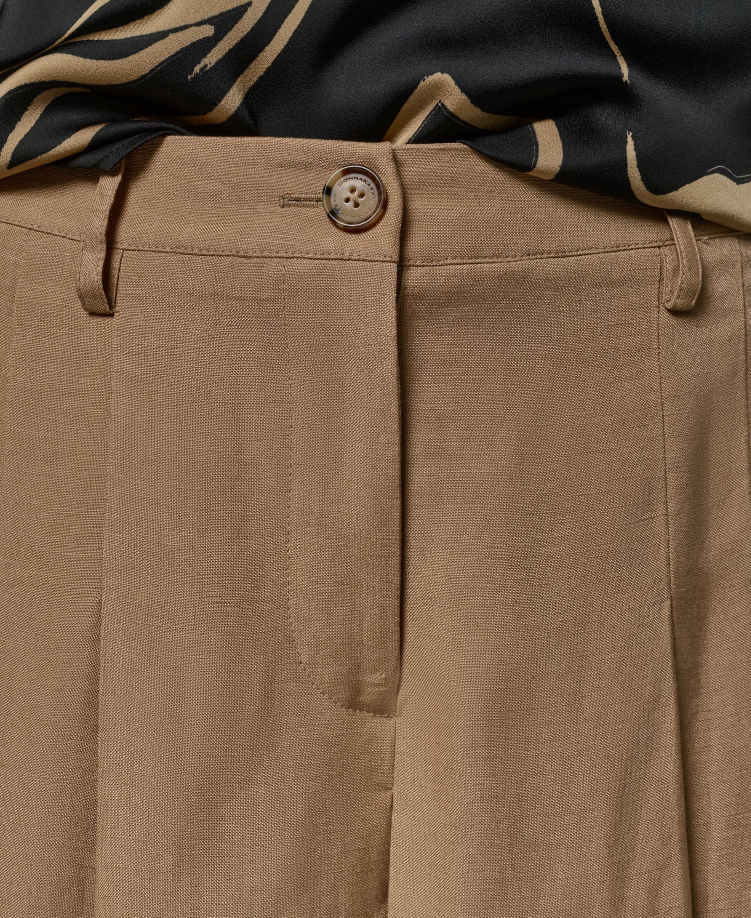 Women's Front Hand Pocket Pleated Pants