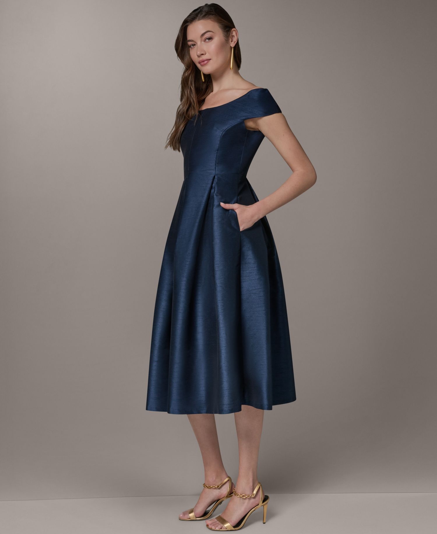 Women's Off-Shoulder Scoop Neck Jacquard Fit & Flare Midi Dress
