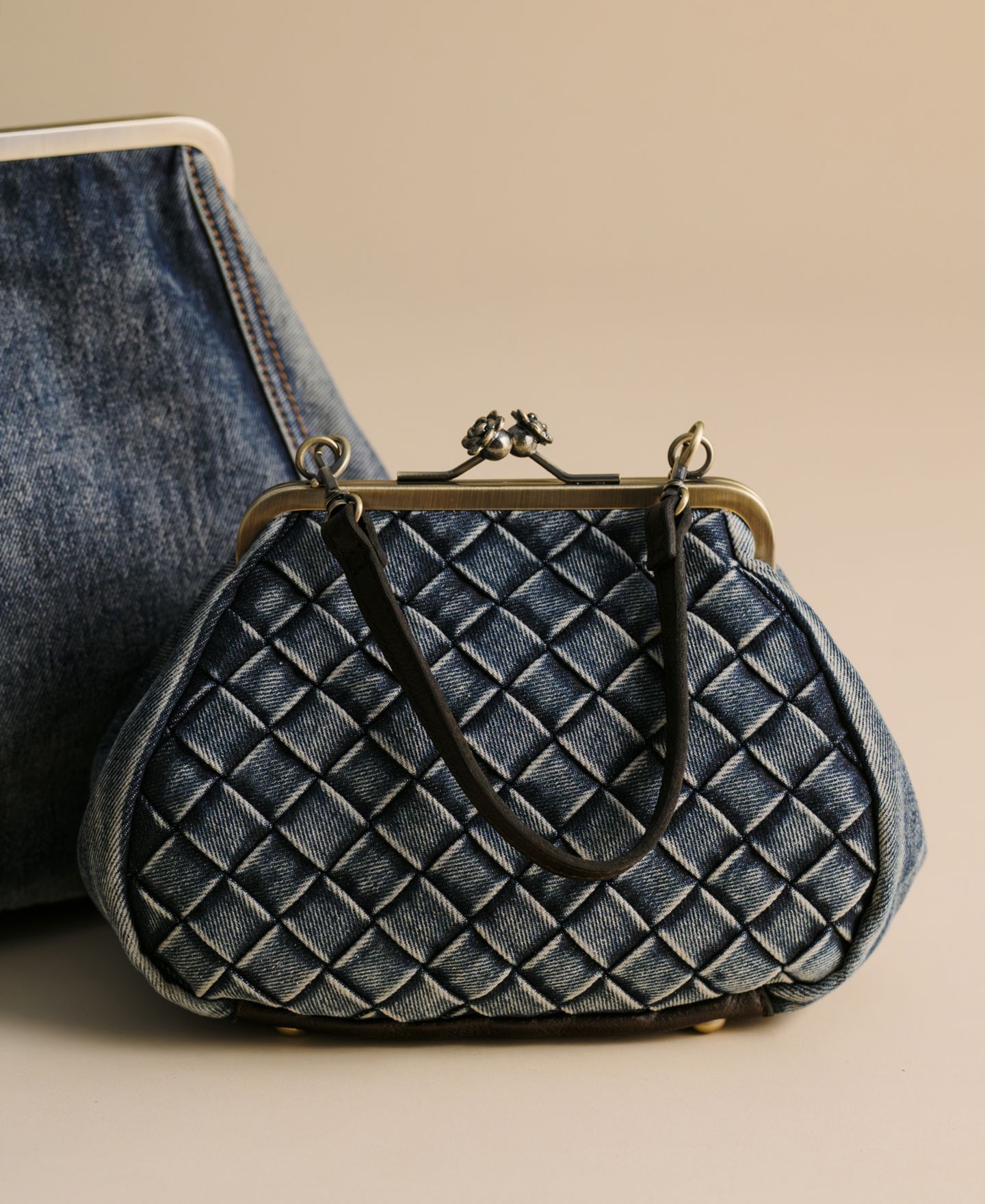 Женская сумка Patricia Nash Tabby Small Woven Denim Frame Crossbody, цвет: Джинсовый — фото 4