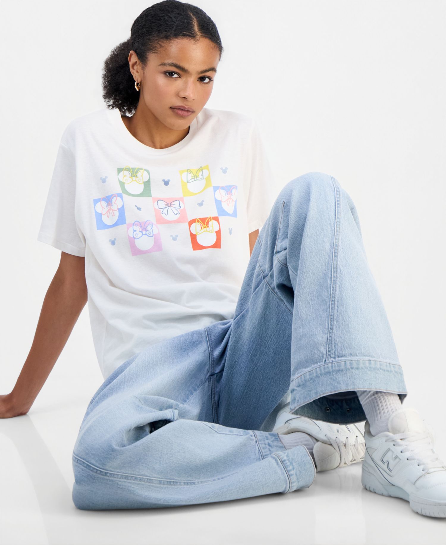 Juniors' Minnie Front Graphic T-Shirt