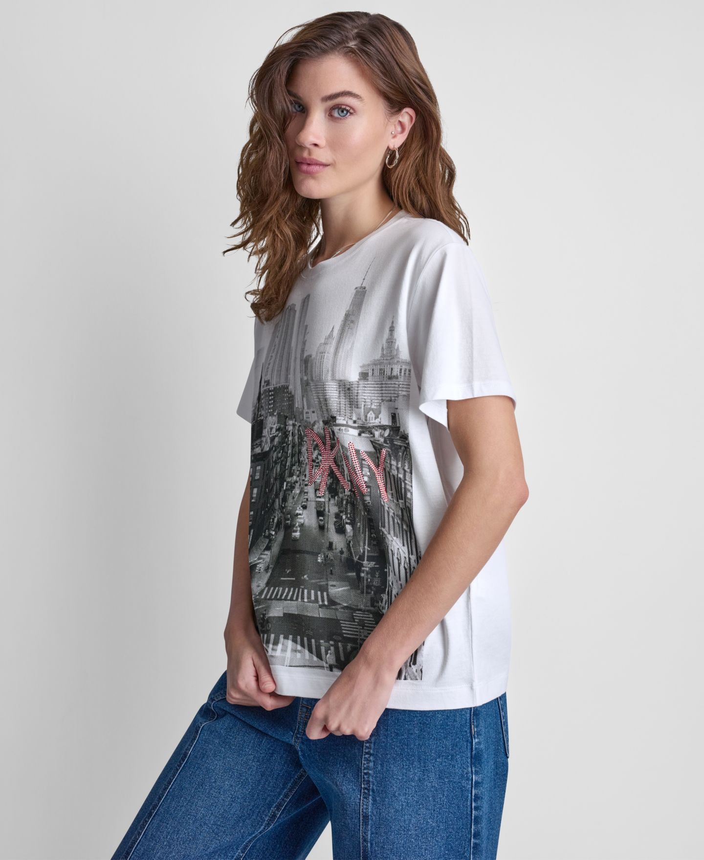 Женская футболка DKNY Jeans Petite New York Stacked Sequin Logo Short-Sleeve, цвет: Белый / Чёрный — фото 3