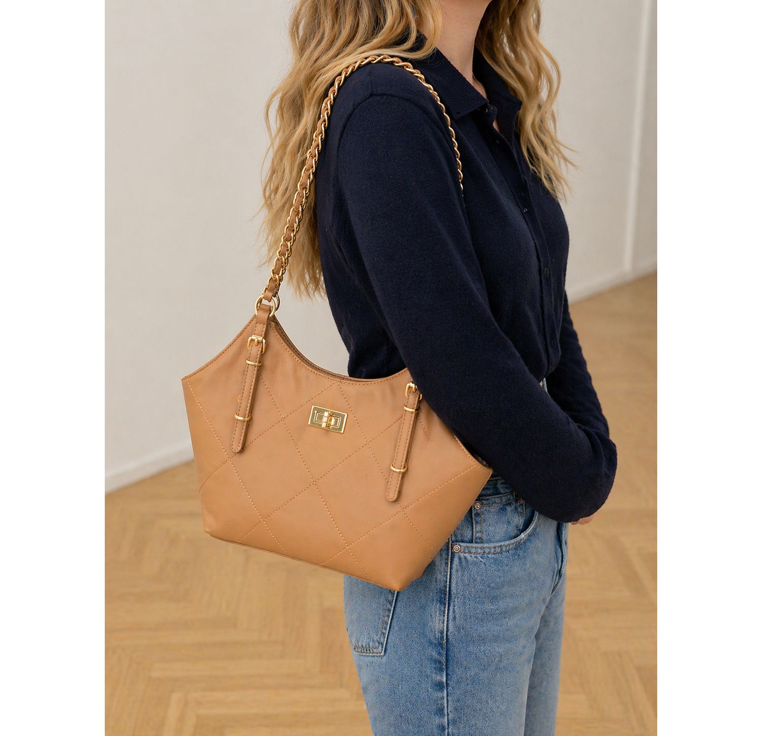 Luxea Quilted Chain Shoulder Bag Small Leather Handbag with Gold Chain Strap