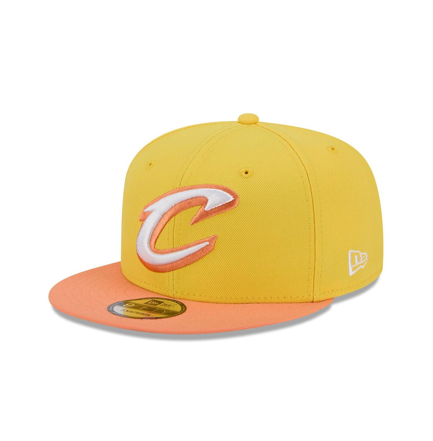 Мужская кепка New Era Gold Cleveland Cavaliers 2025/26 City Edition Alternate 9FIFTY Snapback Hat — фото 3